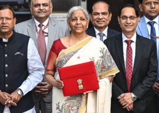 Budget 2025: वित्त मंत्री निर्मला सीतारमण ने पहनी मधुबनी पेंटिंग वाली साड़ी, जानिए किसने किया है डिजाइन